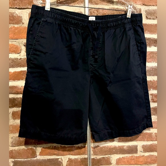 GAP Other - Gap mens 9” navy easy short size large